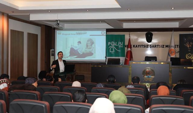 BÜYÜKŞEHİR’İN AİLE AKADEMİSİ BAHAR DÖNEMİ PROGRAMI DEVAM EDİYOR