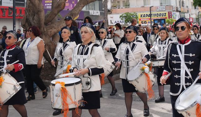 Atakum Belediyesi Cumhuriyet Kadınları Bandosu Uluslararası Portakal Çiçeği Karnavalı'nda