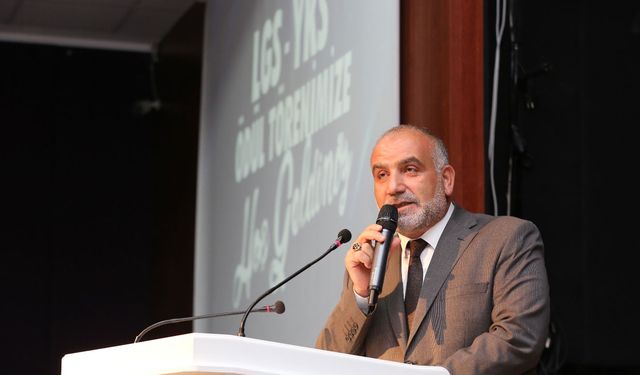 Canik'te Gelenek Devam Ediyor: YKS ve LGS'de Dereceye Girene Ödül