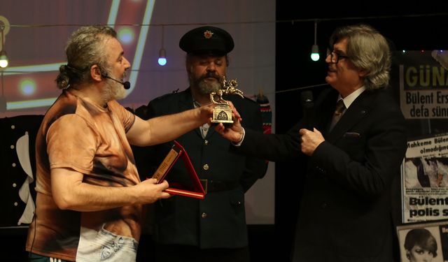 Mandıra Filozofu’ndan Ata Sahne’de unutulmaz 80’ler hikayesi
